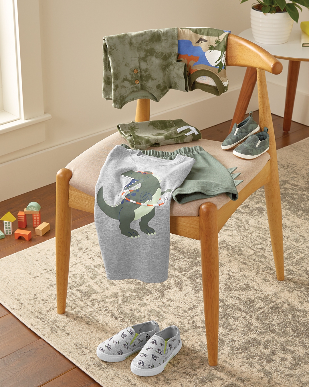 Carter’s Set 2 piese tricou si pantaloni scurti Dinozaur Carter's imagine 2022