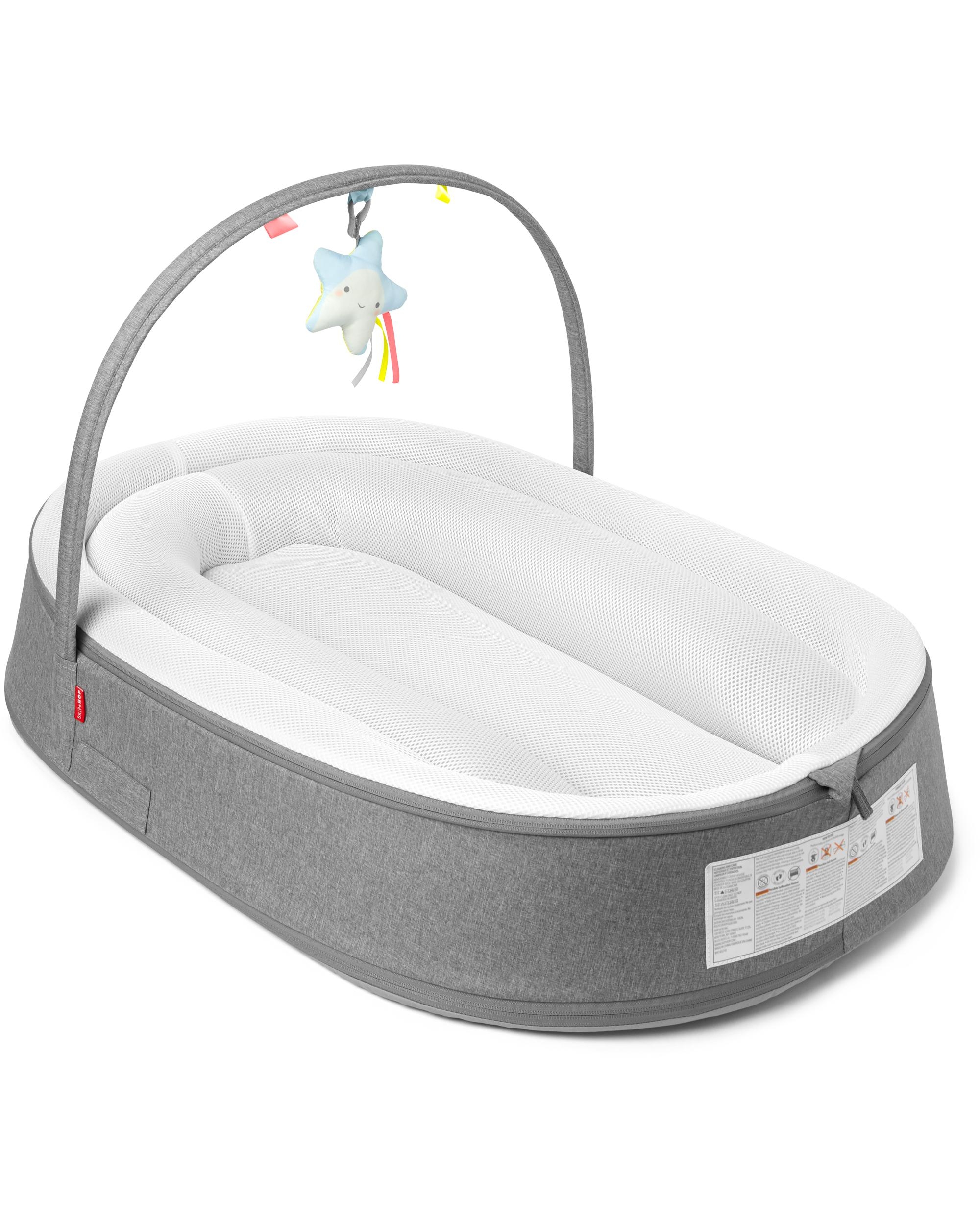 Skip Hop – Cosulet pentru bebelusi Baby Nest Grey White Baby