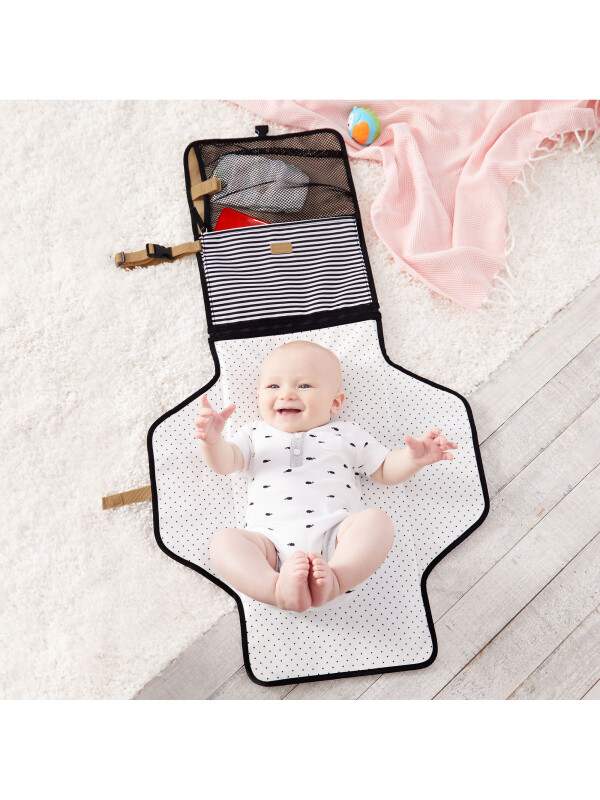Skip Hop Statie de schimbat - Pronto Signature Black/White